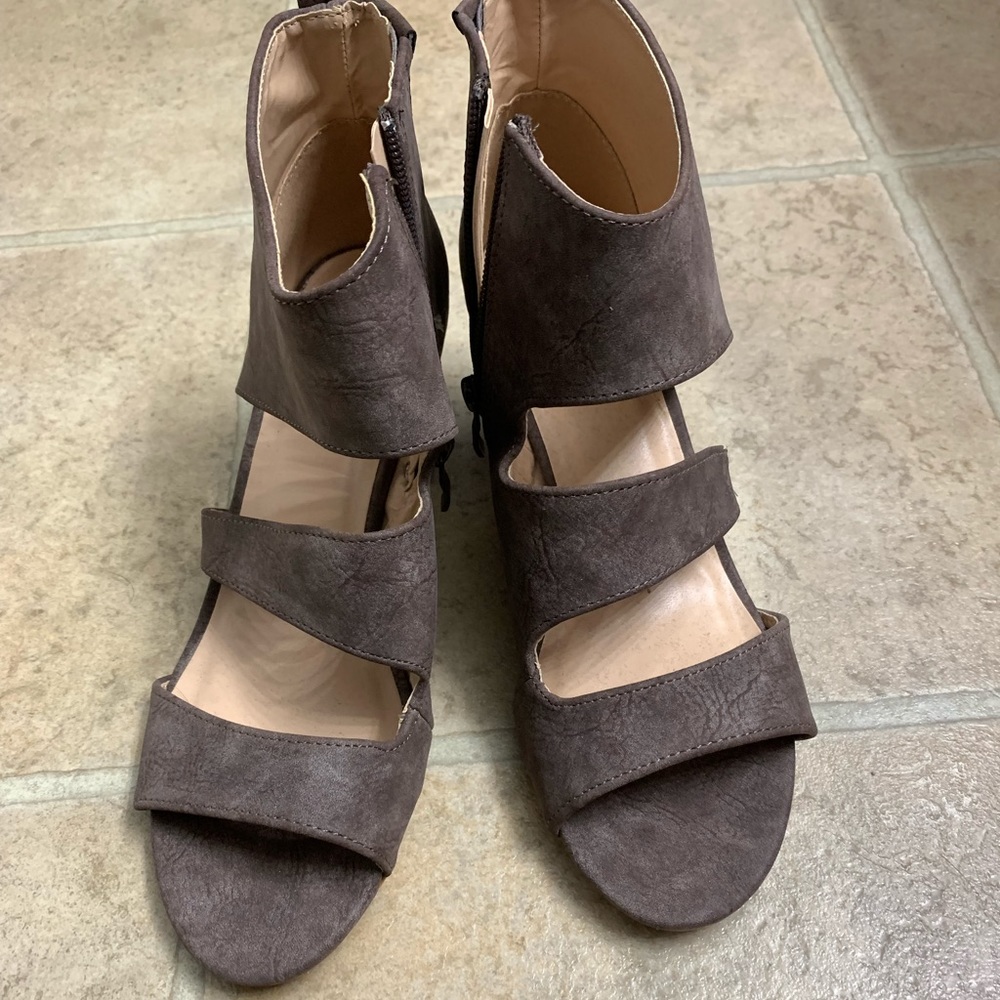 JG women’s heels